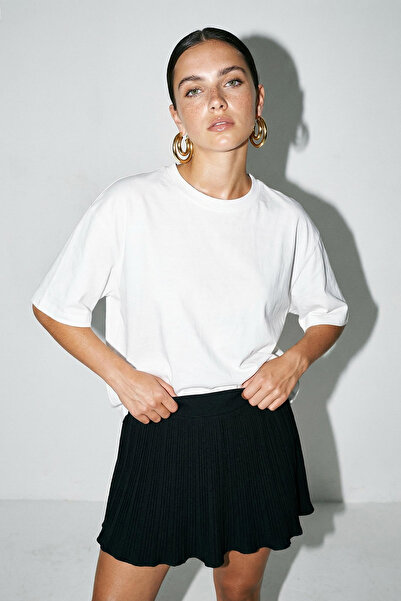 Drop by TrendyolMilla Crna plisirana elastična talja Suknja-šorts TDRSS26SR00005
