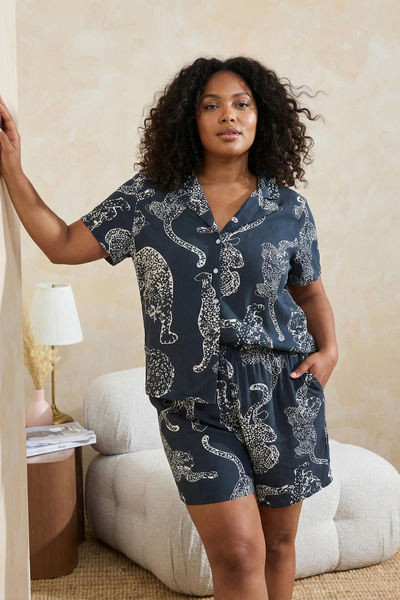 Trendyol Curve Antracitový tygří vzorovaný límec tkané pyžamo Set TBBSS24AI00072