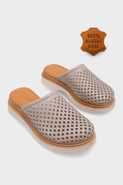 Capone Outfitters Madelle Genuine Leather Wedge Heel Studded Women's Sabo