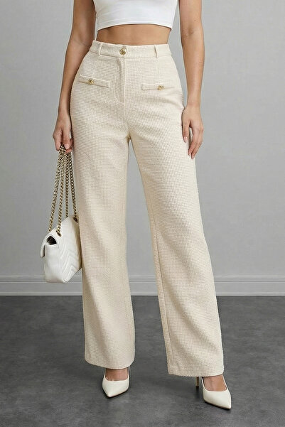 Trendyol Collection Pantaloni ecru din tweed cu detaliu cu nasturi TWOAW26PL0...