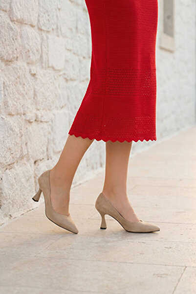 SOHO Klassische Damenschuhe mit Absatz aus Wildleder in Nude - 16549