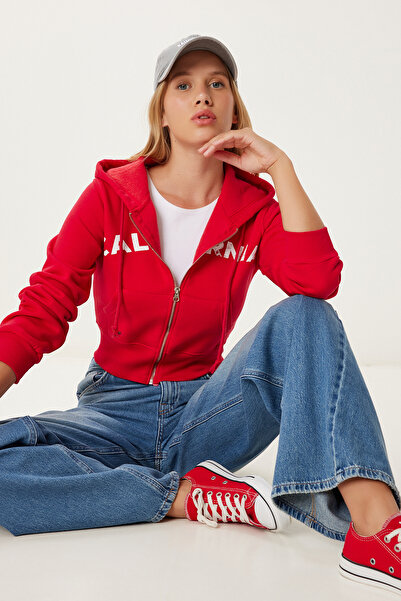Happiness İstanbul Kadın Kırmızı Kapüşonlu Baskılı Şardonlu Crop Sweatshirt U...