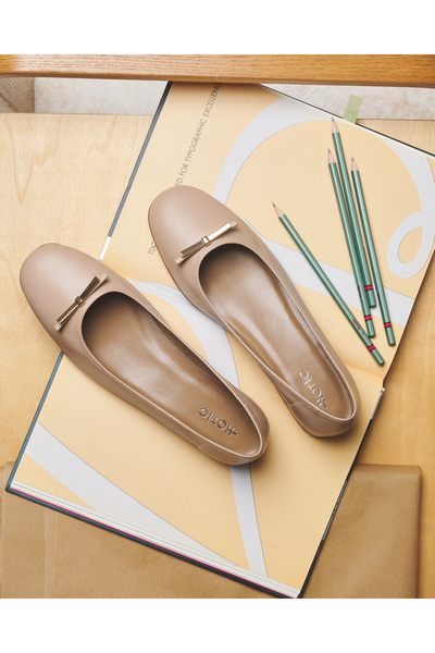 Hotiç Beigefarbene Ballerinas aus Leder für Damen