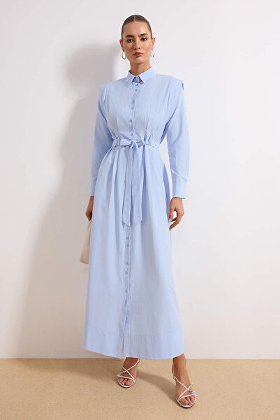 Trendyol Modest Синя рокля с открити рамене и детайли TCTSS26EB00044