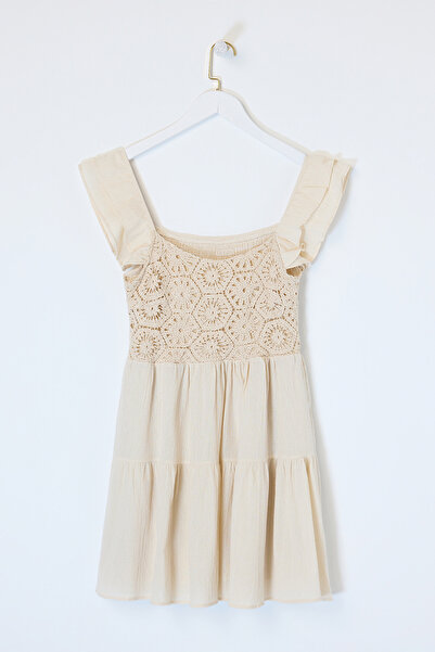 Drop by TrendyolMilla Ecru Čipka Detaljna haljina sa elastičnim brezdelcima L...