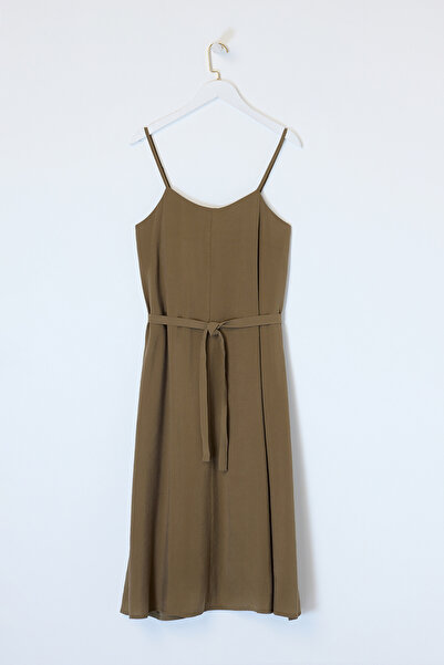 Drop by TrendyolMilla Kaki haljina sa pojasom oko struka Modal Tkano duga hal...
