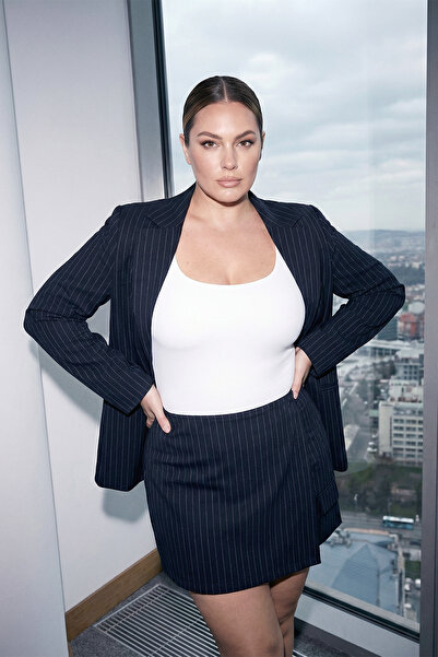 Trendyol Curve Navy Blue Striped Mini Plus Size Shorts Skirt Tbbss26Ap00006