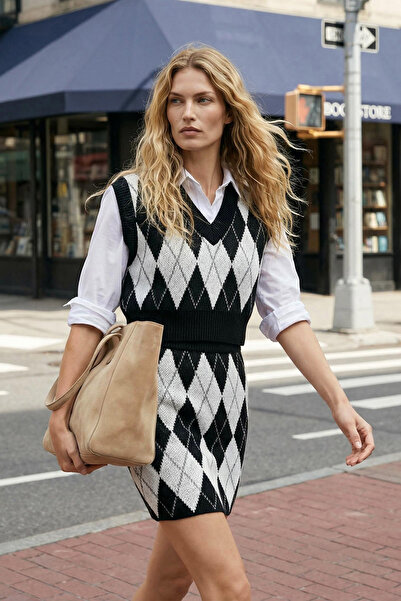 Trendyol Collection Wzorzysty czarny zestaw dzianinowy Crop - żakardowy zesta...