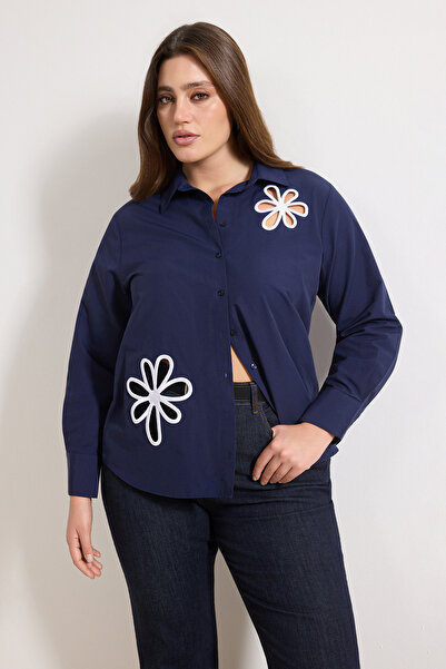 Trendyol Curve Navy Blue Lace-Like Knit Floral Detailed Long Sleeve Woven Plu...