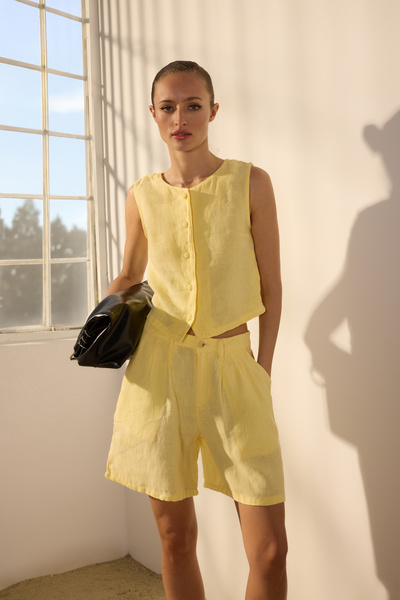 Trendyol Collection Gelbe, 100 % Leinen-Bluse mit Knopfdetail und Webmuster T...