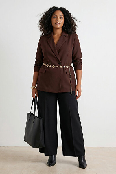 Trendyol Curve Braune Jacke in Übergröße mit Gürteldetail TBBSS26AG00005