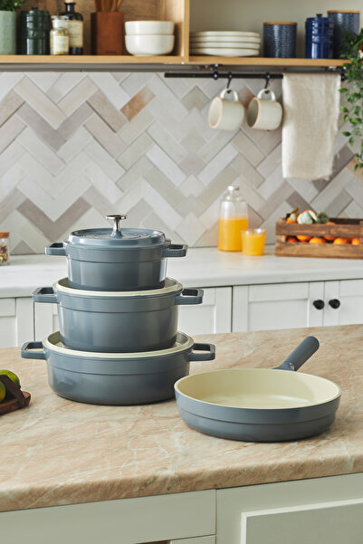 Karaca Swiss Crystal Neocast 7 Parça Döküm Tencere Seti Antrasit