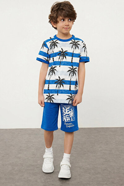TRENDYOLKIDS Dečački set majice i šortsa sa plavim palmastim uzorkom - TKDSS2...