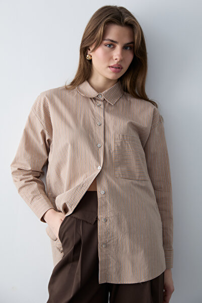Trendyol Collection Braun gestreiftes Webhemd TWOSS26GO00148