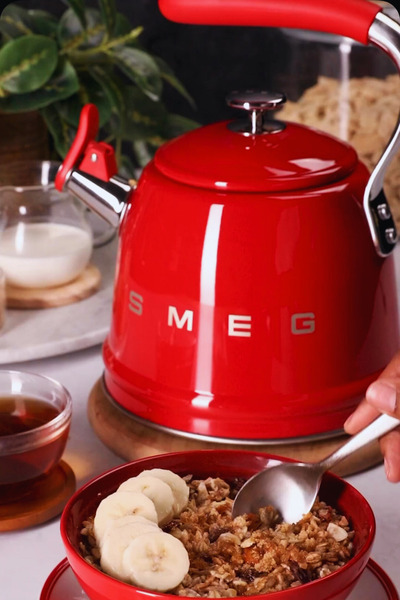 SMEG طقم مضغوط باللون الأحمر بنمط 50 ثانية بسعة 2.3 لتر