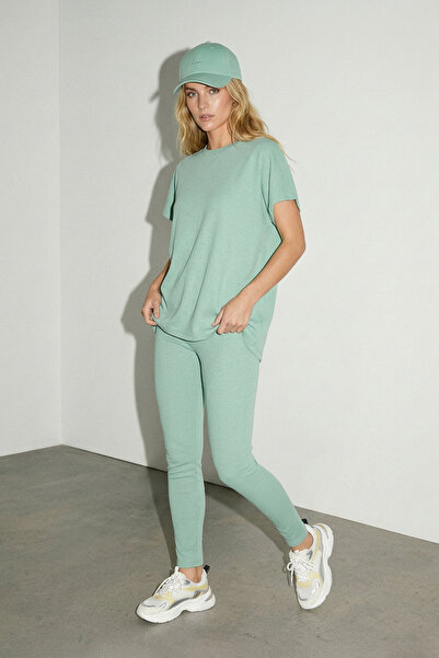 Trendyol Collection Mint Plain Relaxed Bat Sleeve Short Narrow Leg Buckle 100...