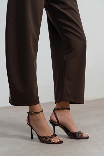 NİŞANTAŞI SHOES Charms Leopard Satin Curea de la gleznă Detaliată Pantofi de ...