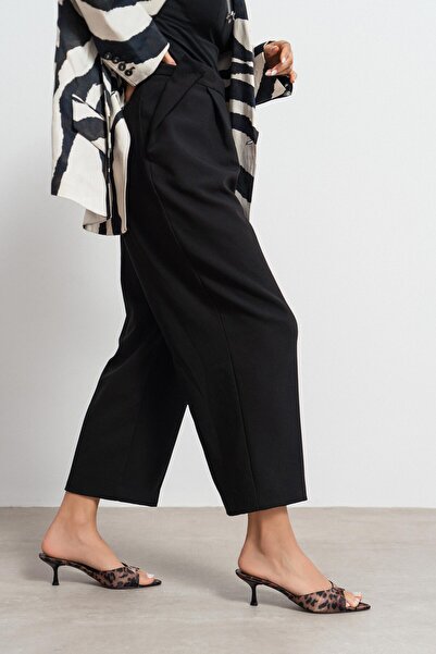 NİŞANTAŞI SHOES Papuci de damă cu toc subțire Promise Leo din satin cu vârf a...