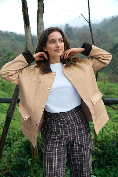 Trendyol Collection Eșarfă multicoloră și pantaloni în carouri cu picior larg...