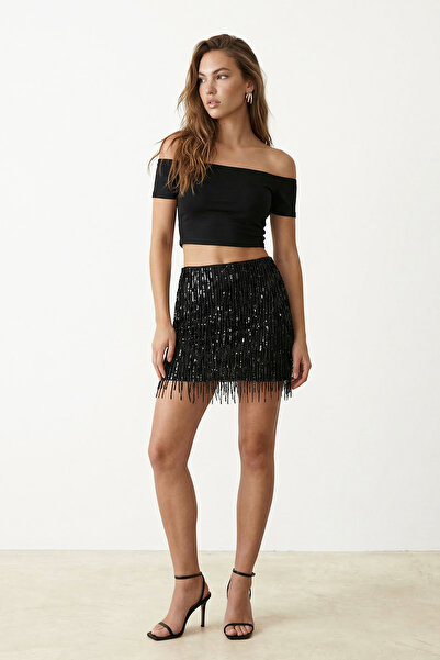 Trendyol Collection Czarna spódnica z błyszczącymi cekinami, dopasowana do sy...