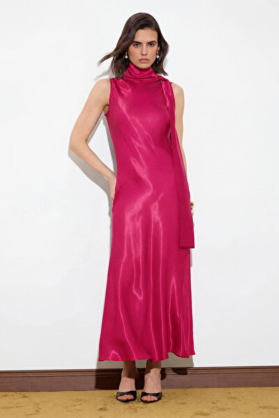 Συλλογή Trendyol Φούξια ίσιο υφαντό σατέν μίντι φόρεμα χωρίς φόδρα, κομψό/βρα...