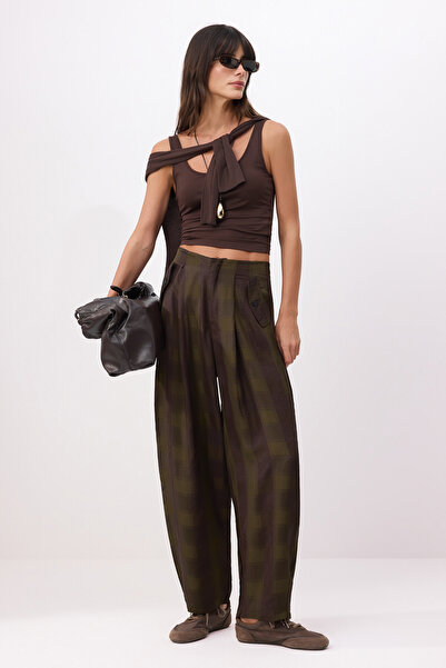 Trendyol Collection Grün karierte Satin-Ballonhose TWOSS26PL00152