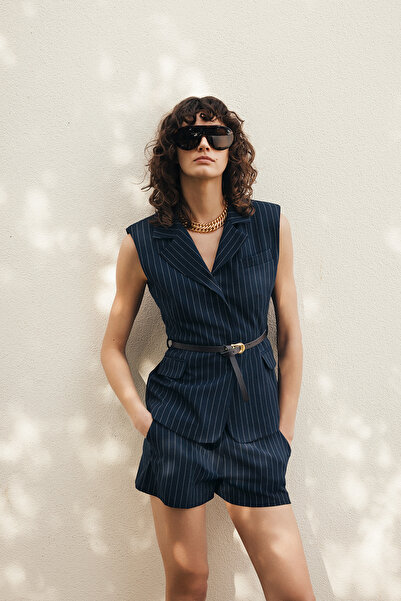 Muse for all x Trendyolmilla Marineblau gestreifte gewebte Weste mit Gürtel T...