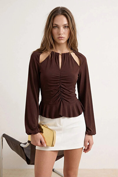 Συλλογή Trendyol Πλεκτή μπλούζα με σκούρο καφέ παράθυρο/κομμένη λεπτομέρεια μ...