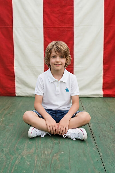 TRENDYOLKIDS Екрю момчешка тениска с бродирана поло яка и къс ръкав, плетена ...