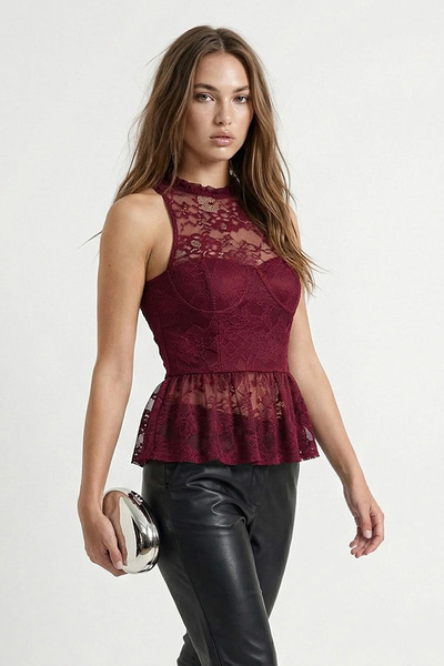 Trendyol Kollektion Dunkelrote Spitzenbluse mit Schößchen-Detail für Partys T...