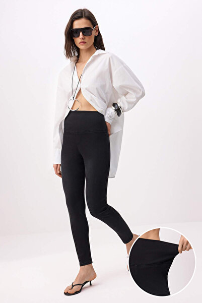 Trendyol Kollektion Schwarze, weiche, extra dehnbare Flare-Leggings-Jeans mit...