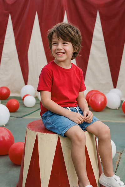 TRENDYOLKIDS Rotes Unisex-T-Shirt aus 100 % Baumwolle mit kurzen Ärmeln