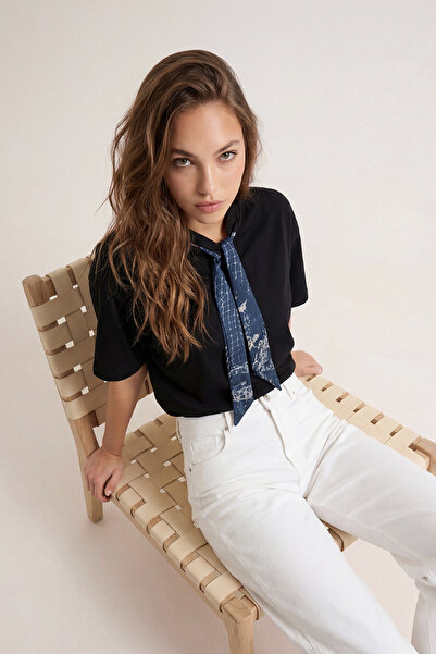 Συλλογή Trendyol Μαύρο Oversize/Φαρδιά Γραμμή Πλεκτό Μπλουζάκι με Λεπτομέρεια...