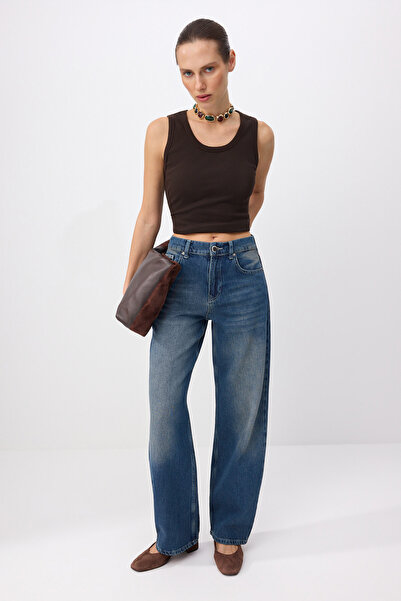 Колекция Trendyol Премиум сини специални дънки с висока талия и къс крачол от...