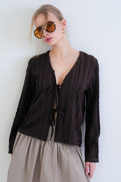 Trend Alaçatı Stili Πλεκτή μπλούζα από ύφασμα με βολάν και λεπτομέρεια δεσίμα...