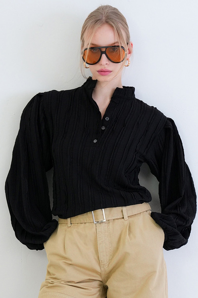 Trend Alaçatı Stili Siyah Hakim Yaka Önü Düğmeli Balon Kol Fırfır Kumaş Gömle...