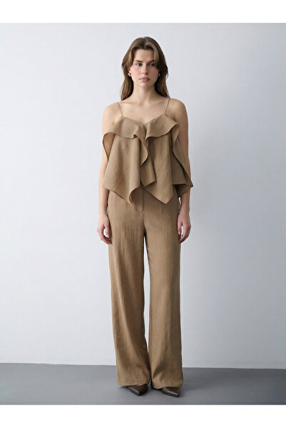 Trendyol Collection Bluză țesută cu volane și bretele subțiri kaki și pantalo...