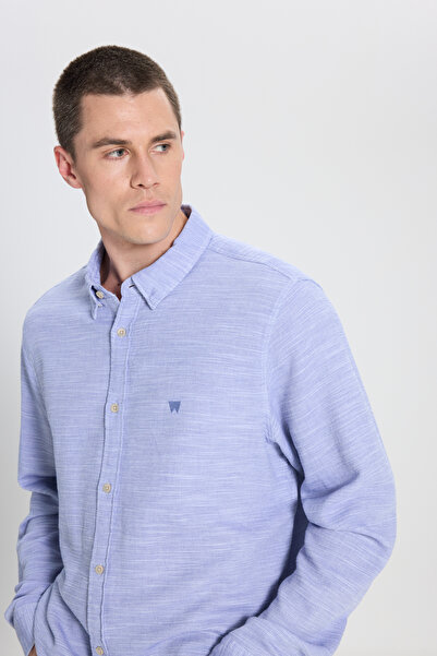 WRANGLER قميص رجالي أزرق فضفاض مناسب W 241248400   قميص طويل الأكمام