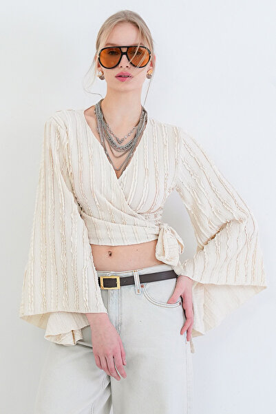Trend Alaçatı Stili Ekru Kruvaze Yaka İspanyol Kol Crop Bluz