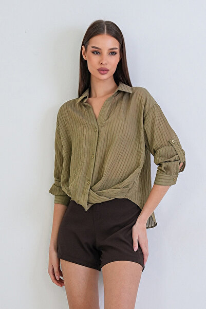 Trend Alaçatı Stili Χακί υφαντή μπλούζα με πουκαμισέλινο γιακά, λεπτομέρεια D...