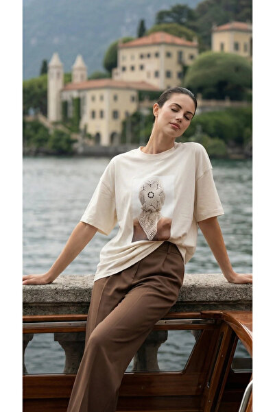 Amia&Co. Μπεζ Oversize Crew Neck Artistic Printed Minimal κοντομάνικο γυναικε...