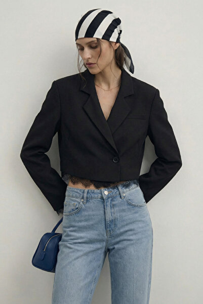 Συλλογή Trendyol Μαύρο σακάκι με δαντέλα στο περίγραμμα και στις μανσέτες TWO...