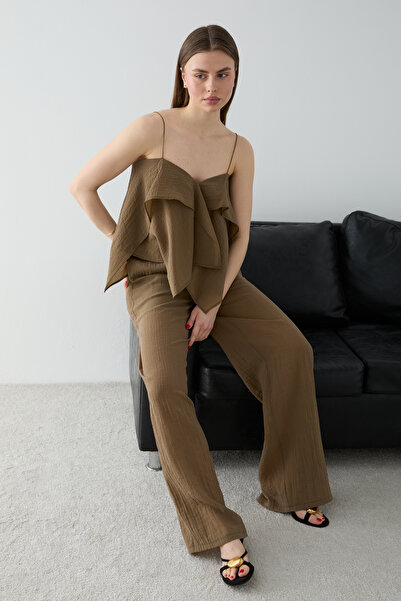Συλλογή Trendyol Χακί λεπτό λουράκι με βολάν υφαντό παντελόνι μπλούζας - Σετ ...