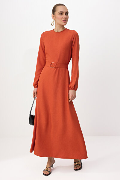 Trendyol Modest Φόρεμα και ολόσωμη φόρμα με ζώνη κανέλας, χωρίς επένδυση, από...