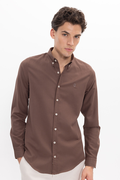Tudors  Erkek Slim Fit Dar Kesim Düz Oxford Armalı Düğmeli Yaka Kahverengi Spor Gömlek