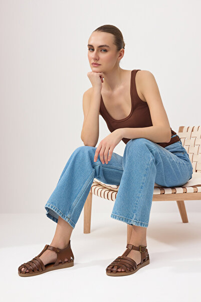 TRENDYOL SHOES Tan δάχτυλα που καλύπτουν στρογγυλά δάχτυλα Γυναικεία σανδάλια...