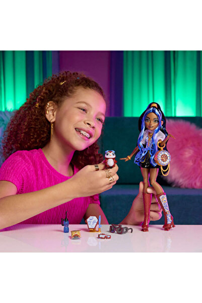 MONSTER HIGH ® ROBECCA STEAM™ Bebek JMB81 | Mavi bluzu ve roket çizmeleriyle Robecca Steam bebek