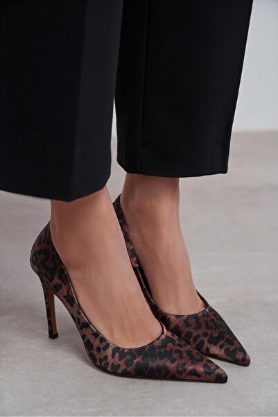 NİŞANTAŞI SHOES Γυναικείο στιλέτο Lunara Leopard Satin με μυτερή μύτη