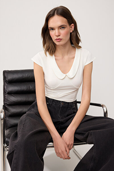 Συλλογή Trendyol Εκρού Κανονική/Κανονική Εφαρμογή στρογγυλός γιακάς Αμάνικη Π...