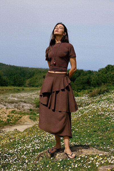 Συλλογή Trendyol Καφέ Ασύμμετρη Φούστα Μίντι από Βισκόζη με Στρώσεις TWOSS26E...